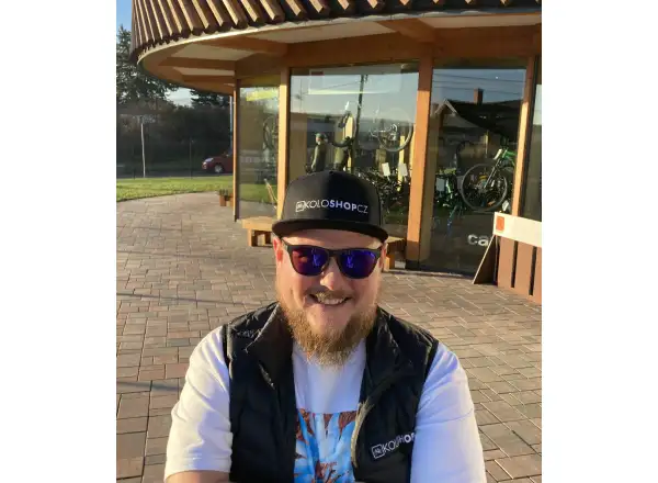 Koloshop Snapback Rapper čiapka čierna