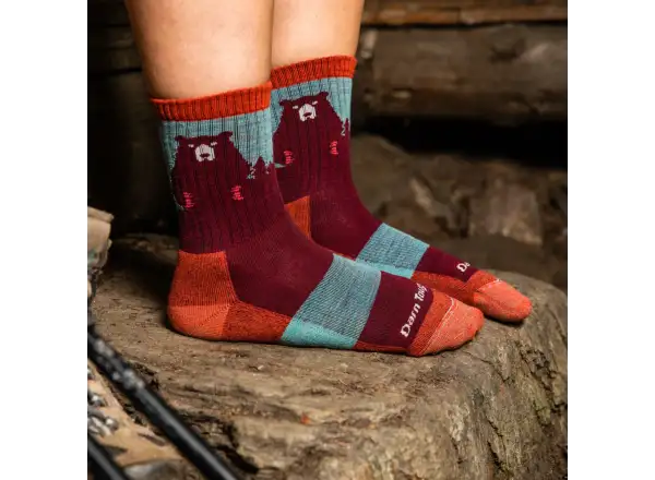 Darn Tough Bear Town Micro Crew Lightweight Cushion dámske ponožky Burgundy