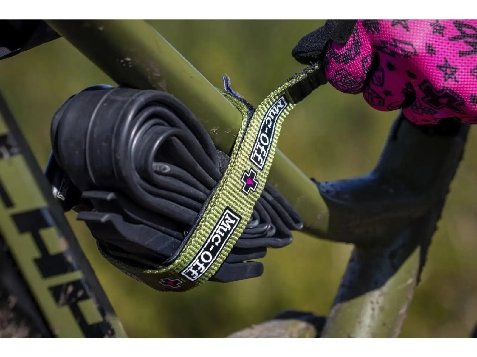 Muc Off Utility Frame Strap popruh na uchytenie k rámu zelená