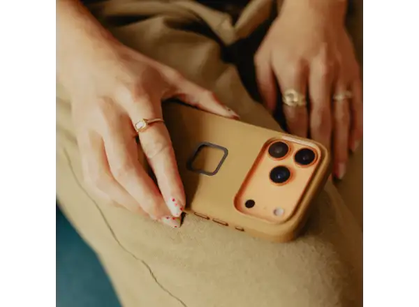 Peak Design Everyday Clarino puzdro iPhone 17 Pro Max Tan