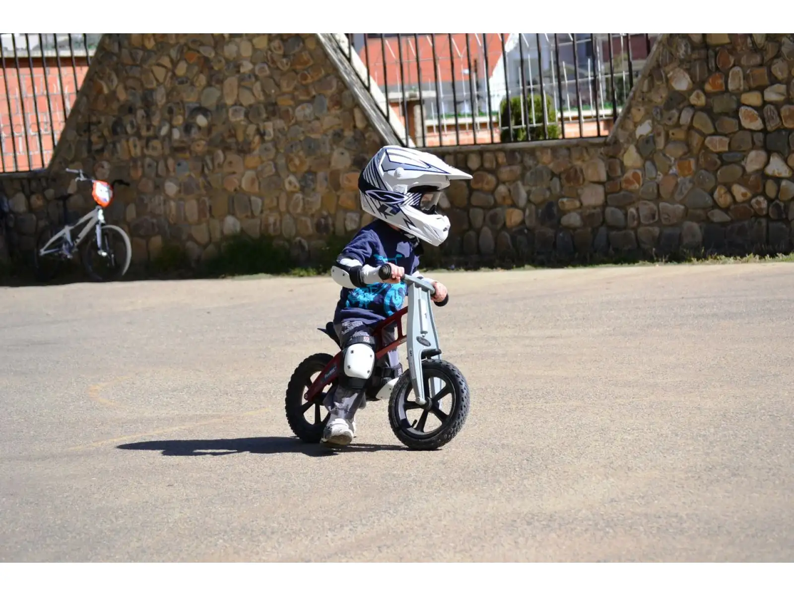 First Bike Street detské odrážadlo červená