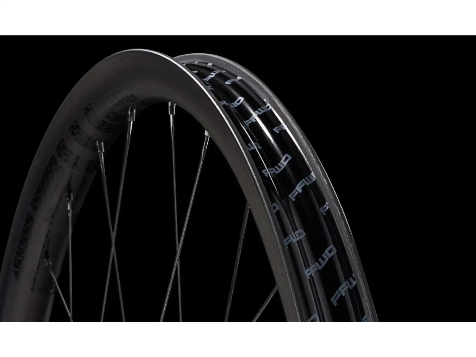 FFWD OUTLAW (30 mm) DT240 EXP BOOST Karbónové kolesá Microspline MattBlack