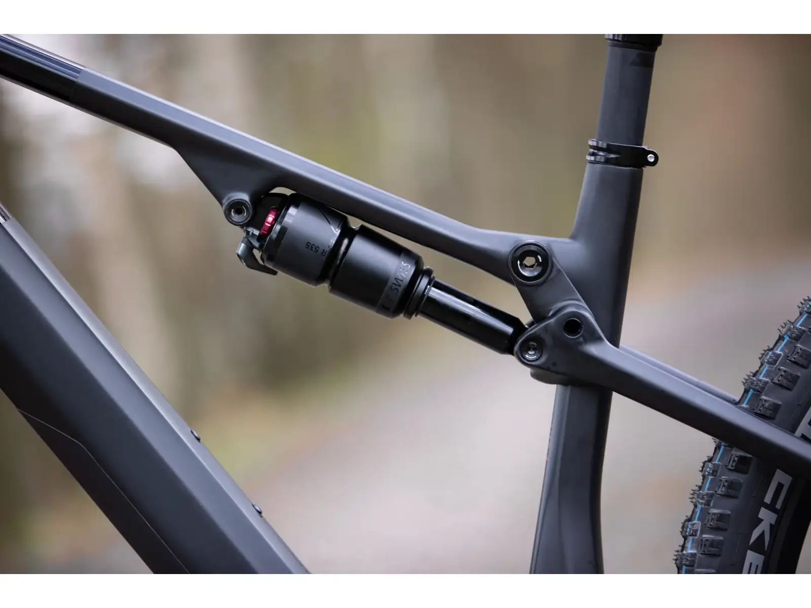 Superior iXF 9.7 celoodpružené odľahčené elektrobicykel