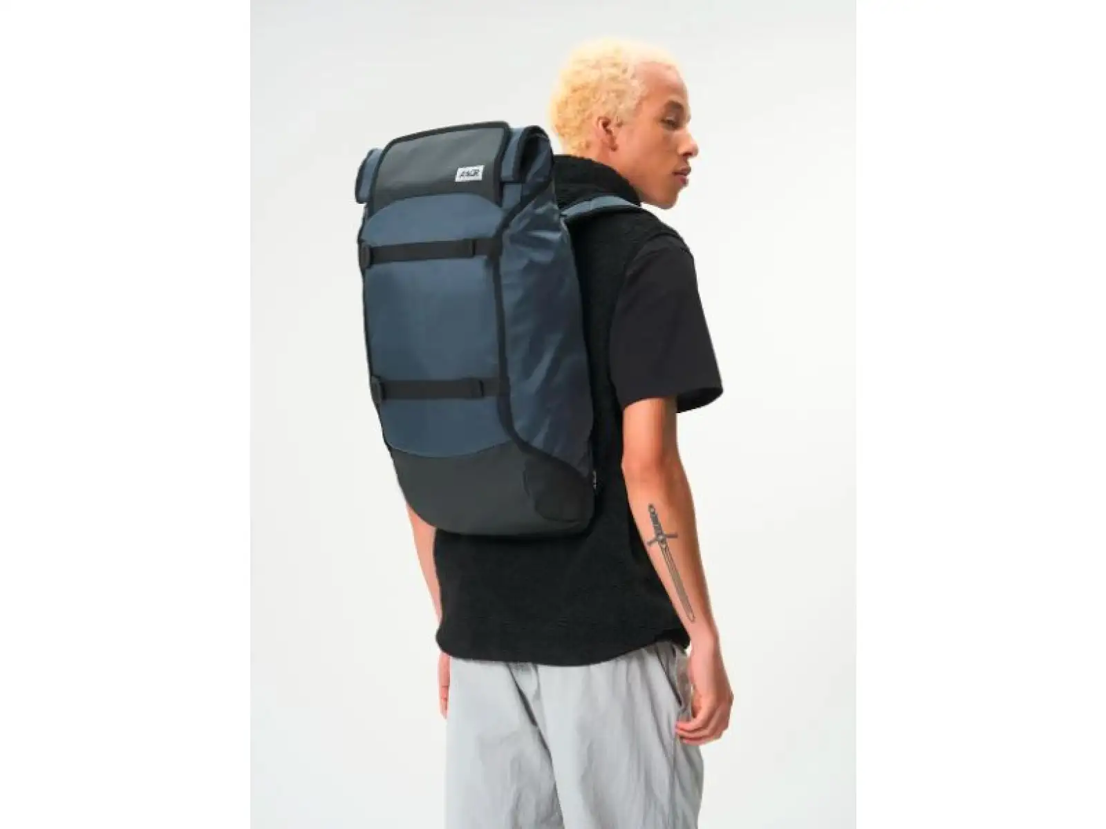 Aevor Trip Pack Proof batoh 33 l Petrol