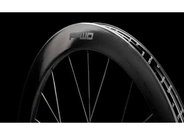 FFWD RAW CS 55 cestné výpletové kolesá Gloss Black