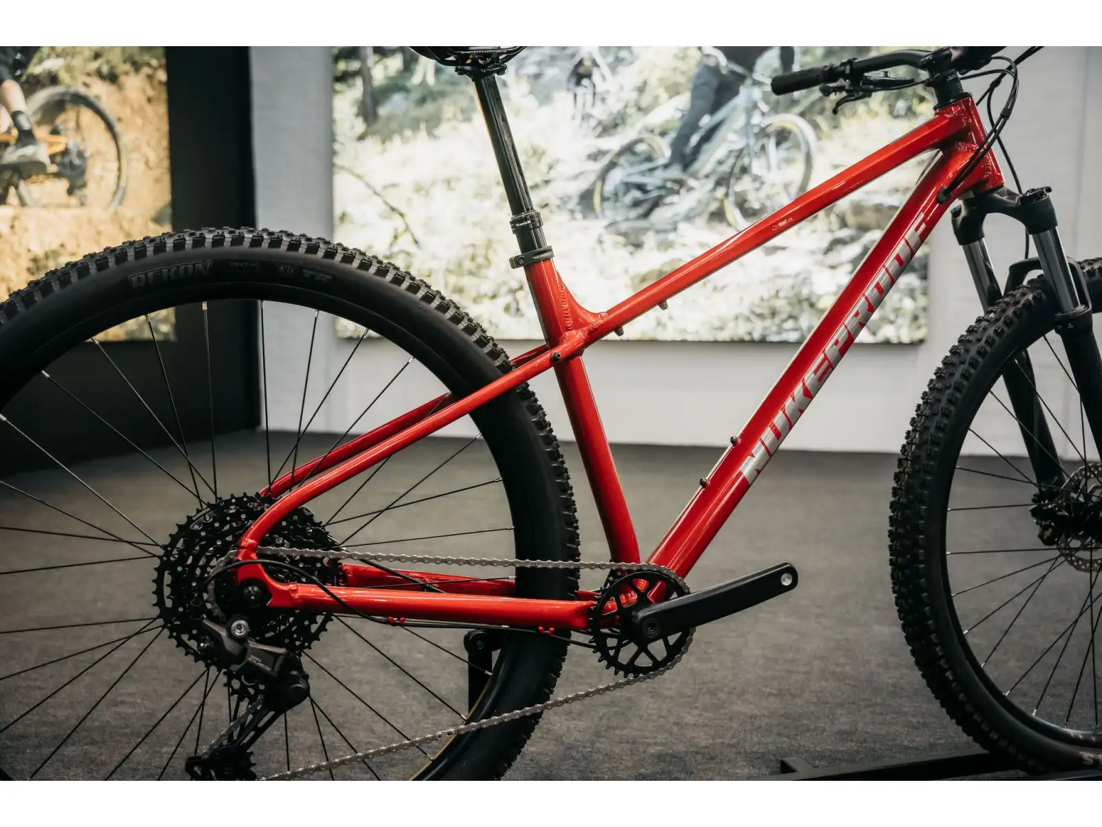Nukeproof Tracker Comp 275 Cues 1x10 horský bicykel Red/Chrome