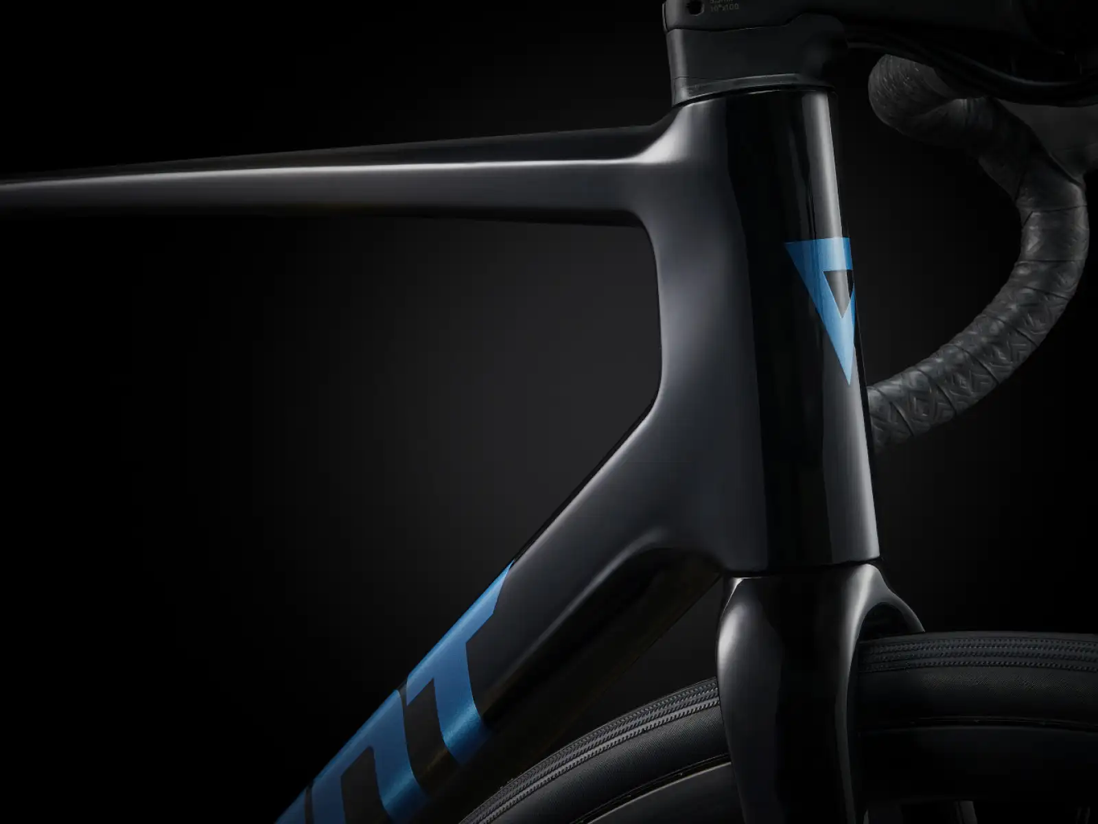 Giant TCR Advanced 2 KOM cestný bicykel Carbon