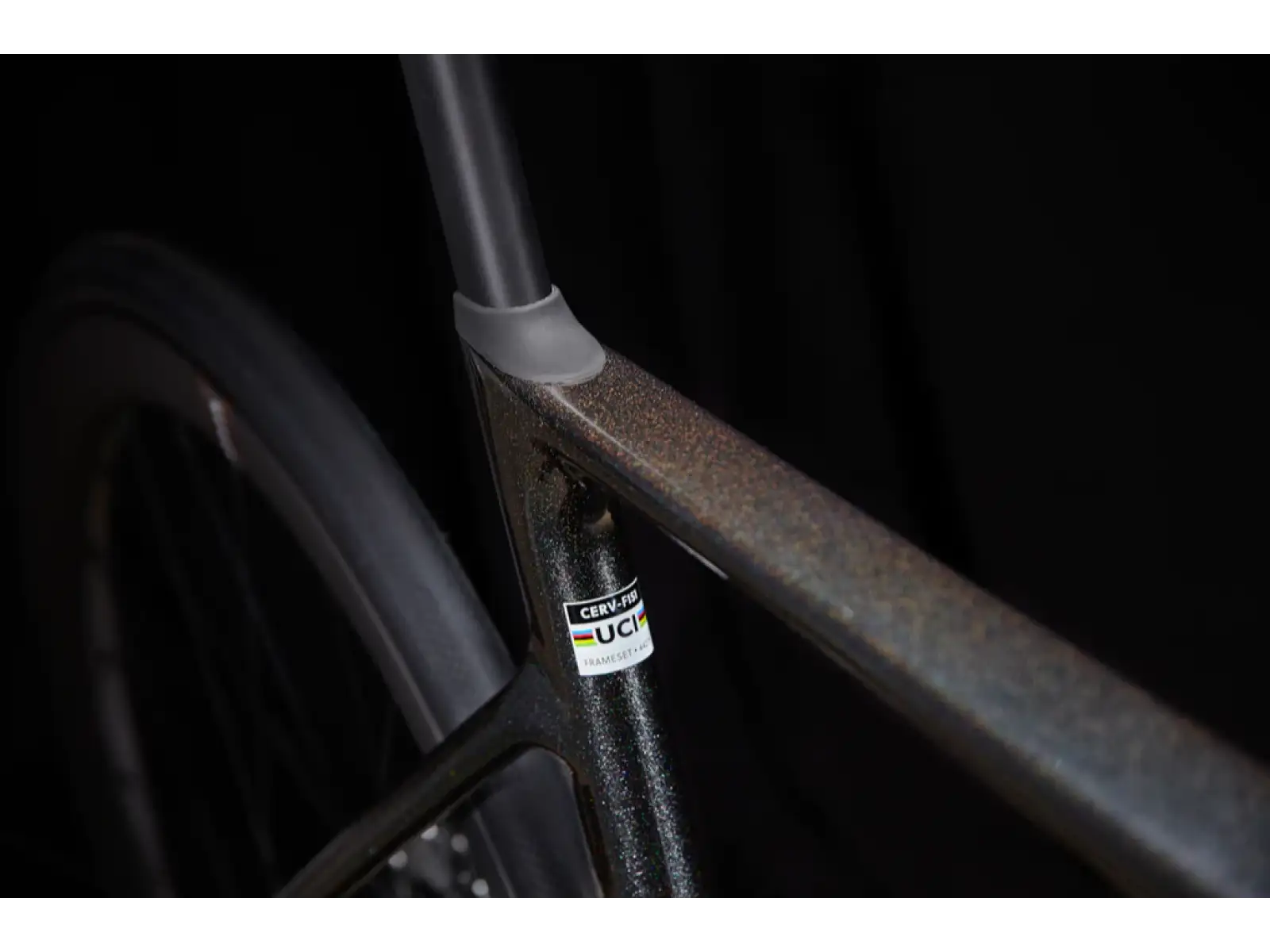 Cervélo Soloist Force eTap AXS cestný bicykel embers