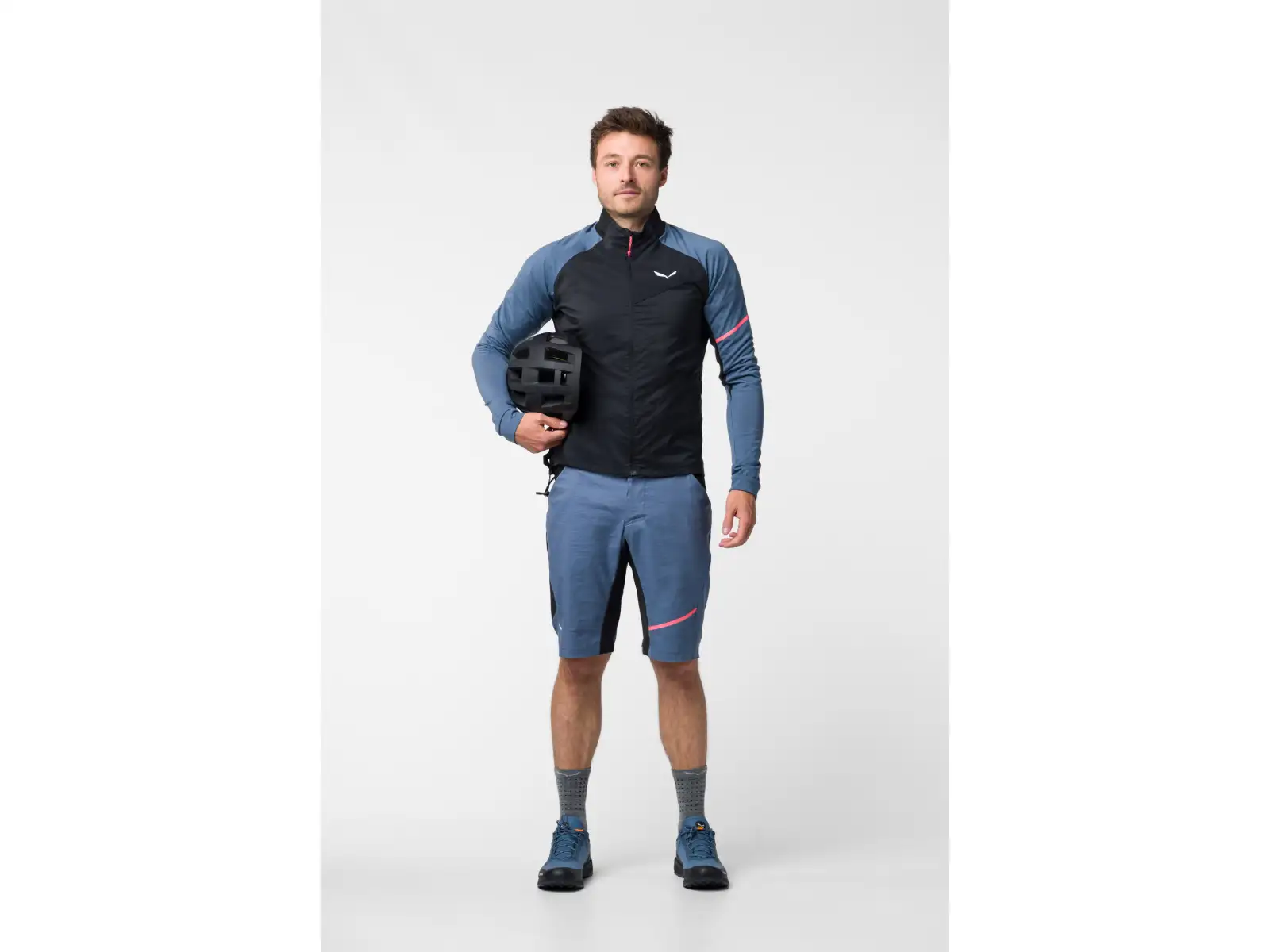 Salewa Vento AM HYB pánska bunda Black Out