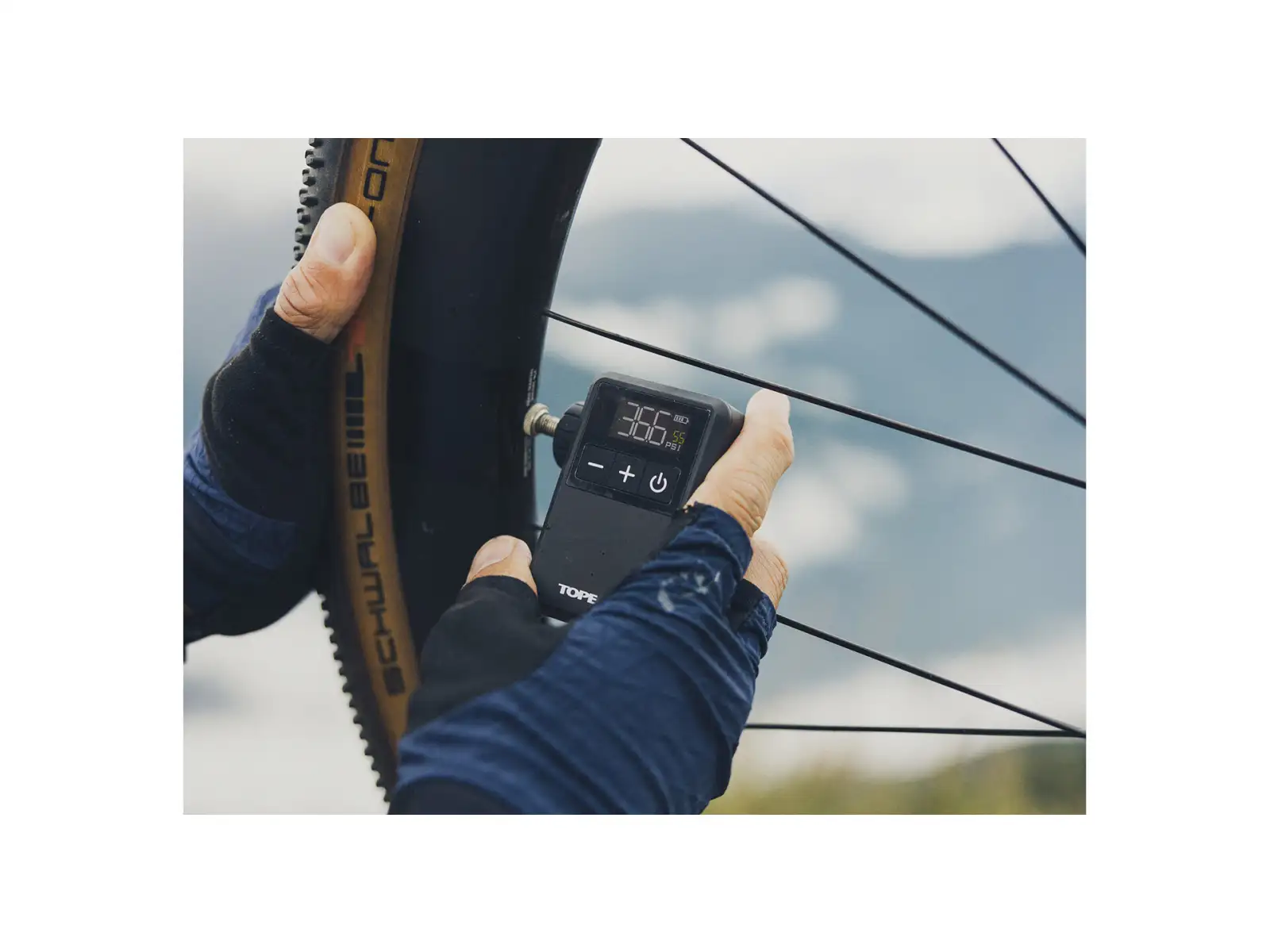 Topeak pumpa E-booster Digital Mini