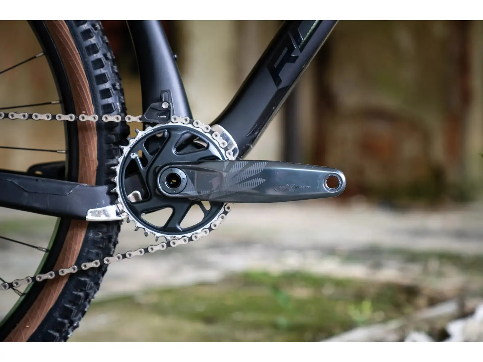 Rock Machine Blizz CRB 90-29 AXS horský bicykel Stealth Black
