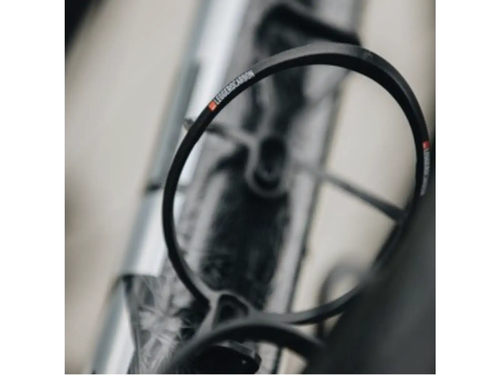ELITE LEGGERO 2.5 košík Carbon