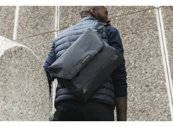 Apidura City Messenger taška 13"