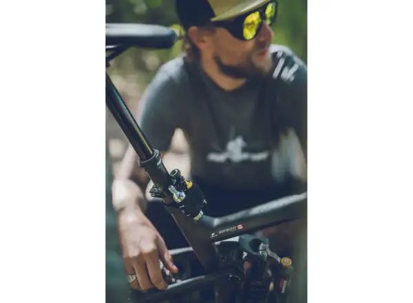 Lezyne Tubeless CO2 Blaster W/O CO2 Súprava na opravu bezdušových plášťov