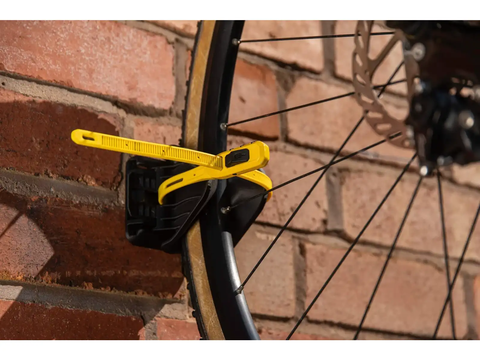 Hiplok Jaw+ uzamykateľný držiak na bicykel
