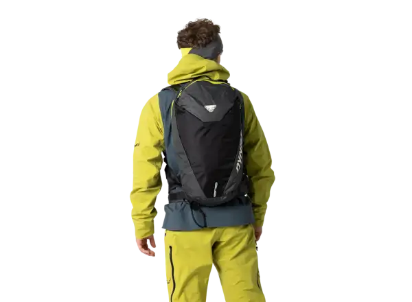 Dynafit Blacklight skialpinistický batoh 24 l Black Out