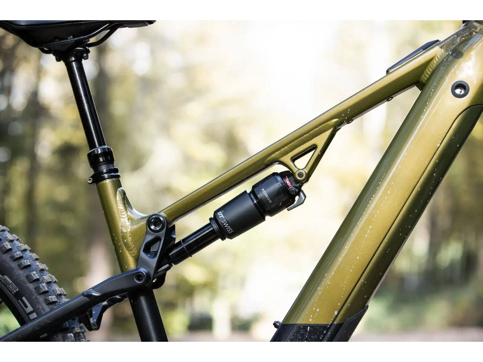 Celoodpružený elektrický bicykel Superior eXF 6.8