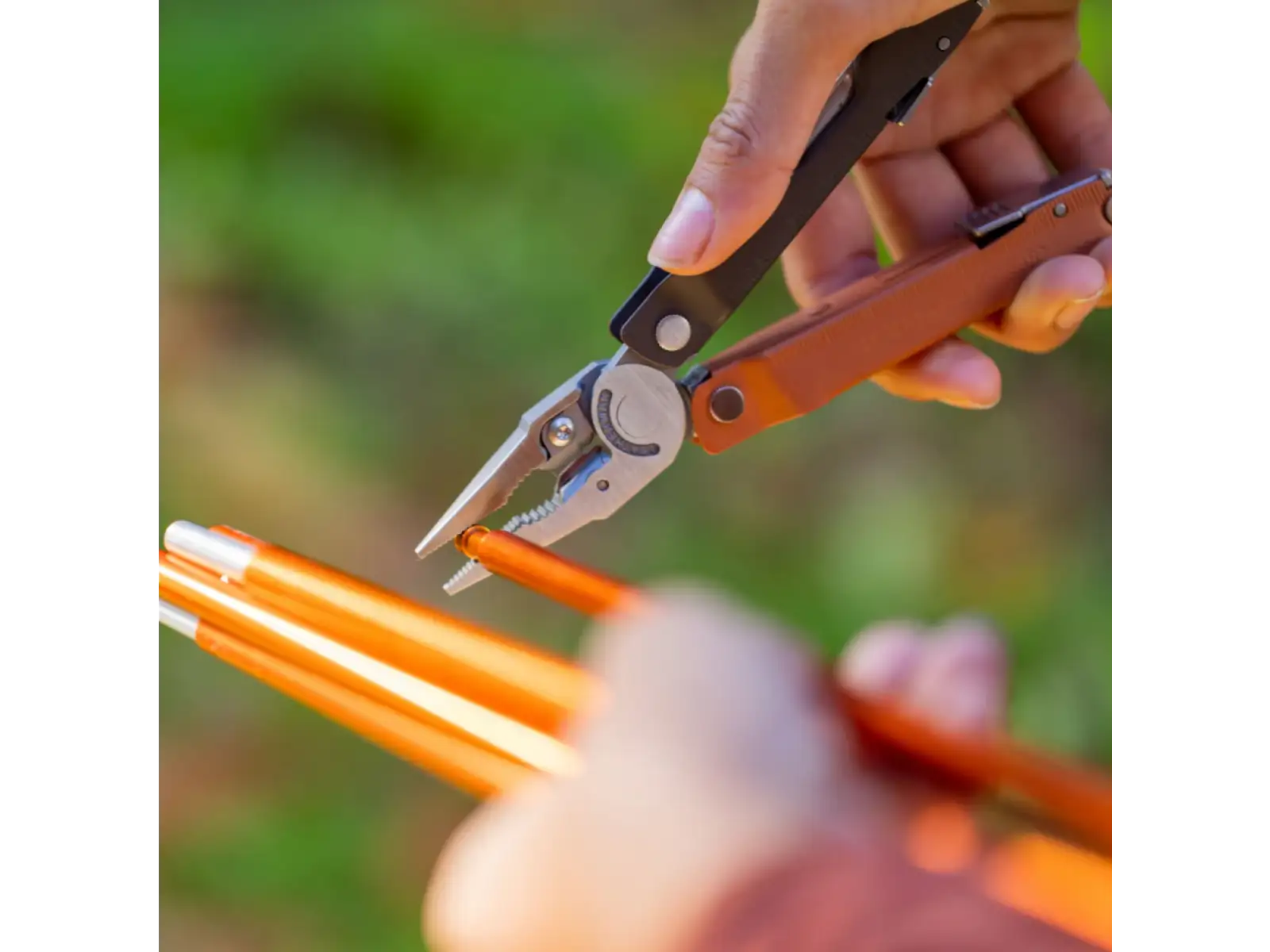 Leatherman Rebar Heathered multitool Cranberry