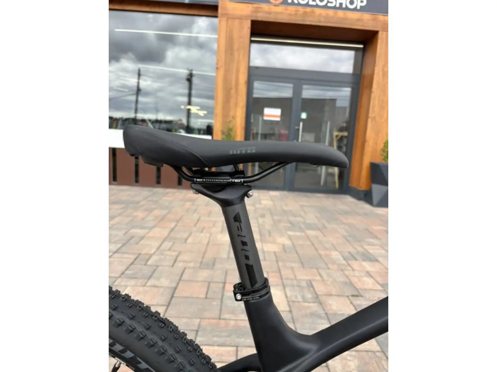 Rock Machine BLIZZ CRB 30-29 horský bicykel Black/Grey VZORKA