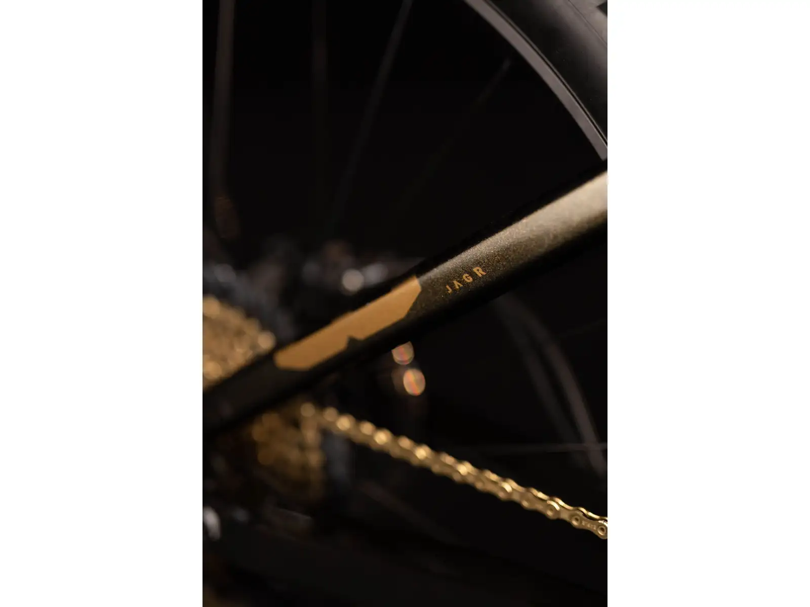 Crussis Legend 68 celoodpružený elektrobicykel