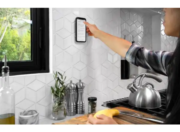 Peak Design Nástenný magnetický držiak na mobilný telefón Bone