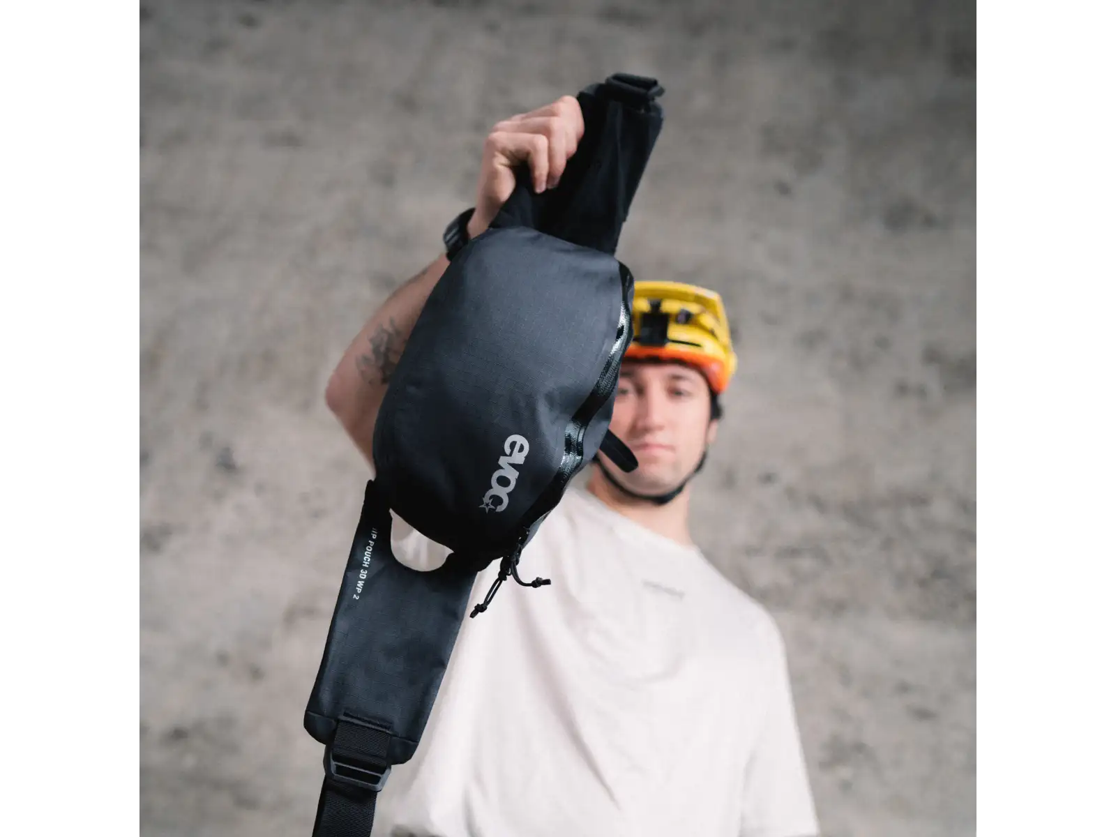 Evoc Hip Pouch 3D WP 2 ľadvinka Sand