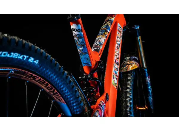 Rie:sel Design Tape 3000 frame stickerbomb
