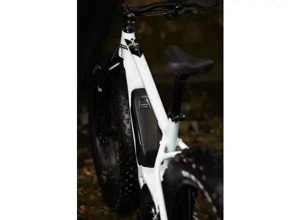 Rock Machine VYÖRY e50 S fatbike elektrobicykel Gloss White/Black VZORKA