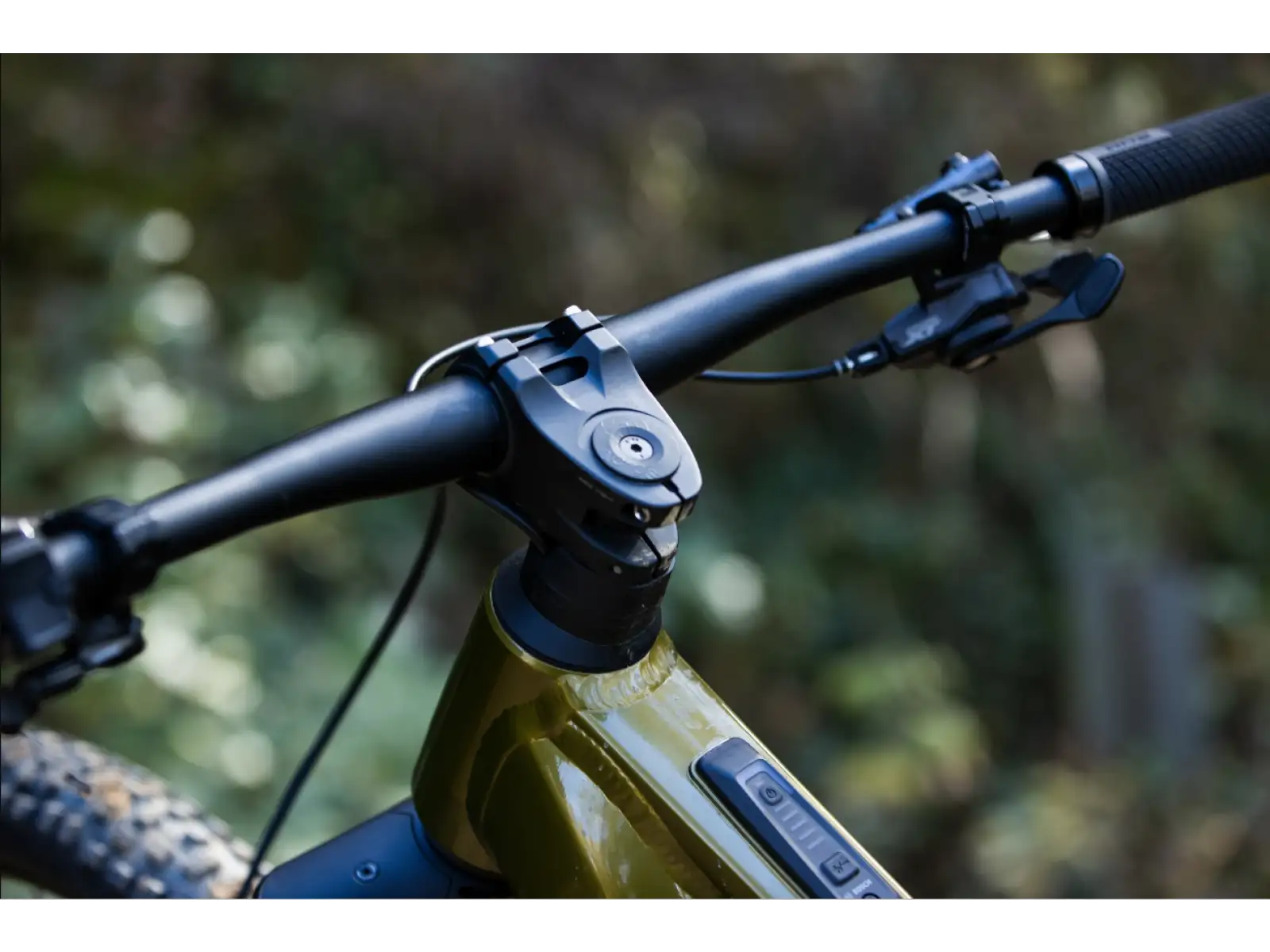Celoodpružený elektrobicykel Superior eXF 9049 B Gloss Olive Mettalic/Black