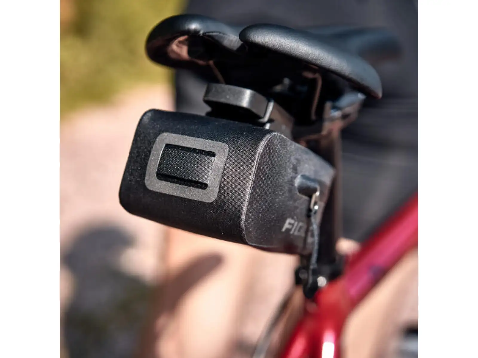 Fidlock Saddle Bag podsadová brašňa 600 ml
