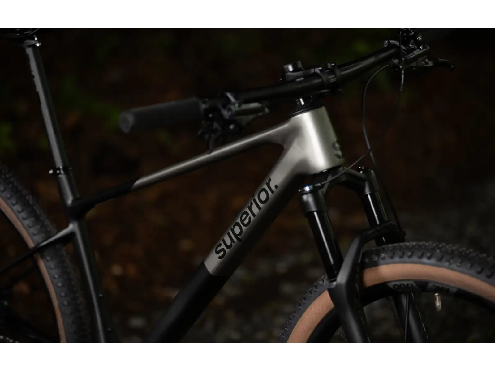 Superior XP 9.8 horský bicykel Matte Carbon/Dark Chrome