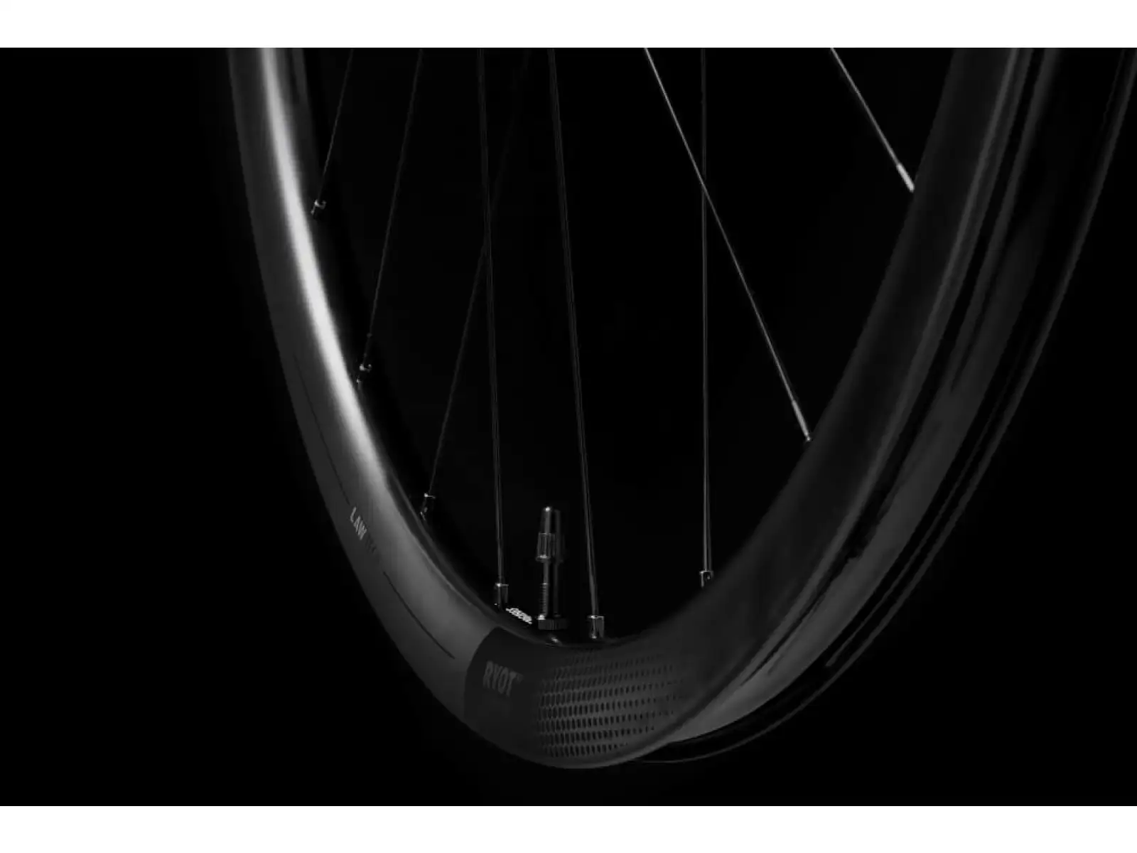 FFWD RYOT33 DT240 2:1 EXP cestné vypletené kolesá plášťové MattBlack Sram XDR orech
