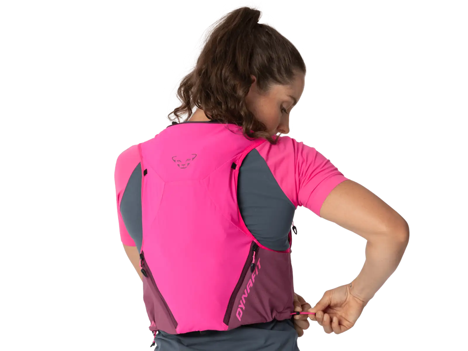 Dynafit Alpine 8 l bežecká vesta Pink Glo/Amaranth