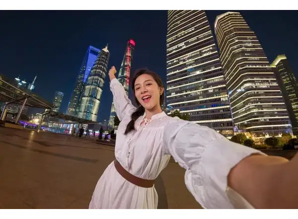 Insta360 GO Ultra akčná kamera čierna