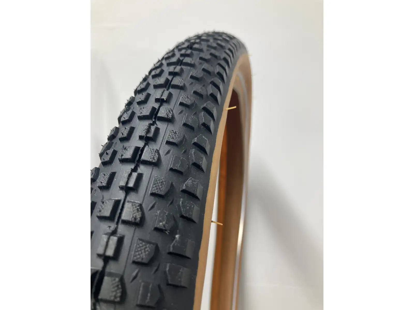 WTB Nine Line 29x2,25" MTB plášť drôt čierna/hnedá - Z BICYKLA