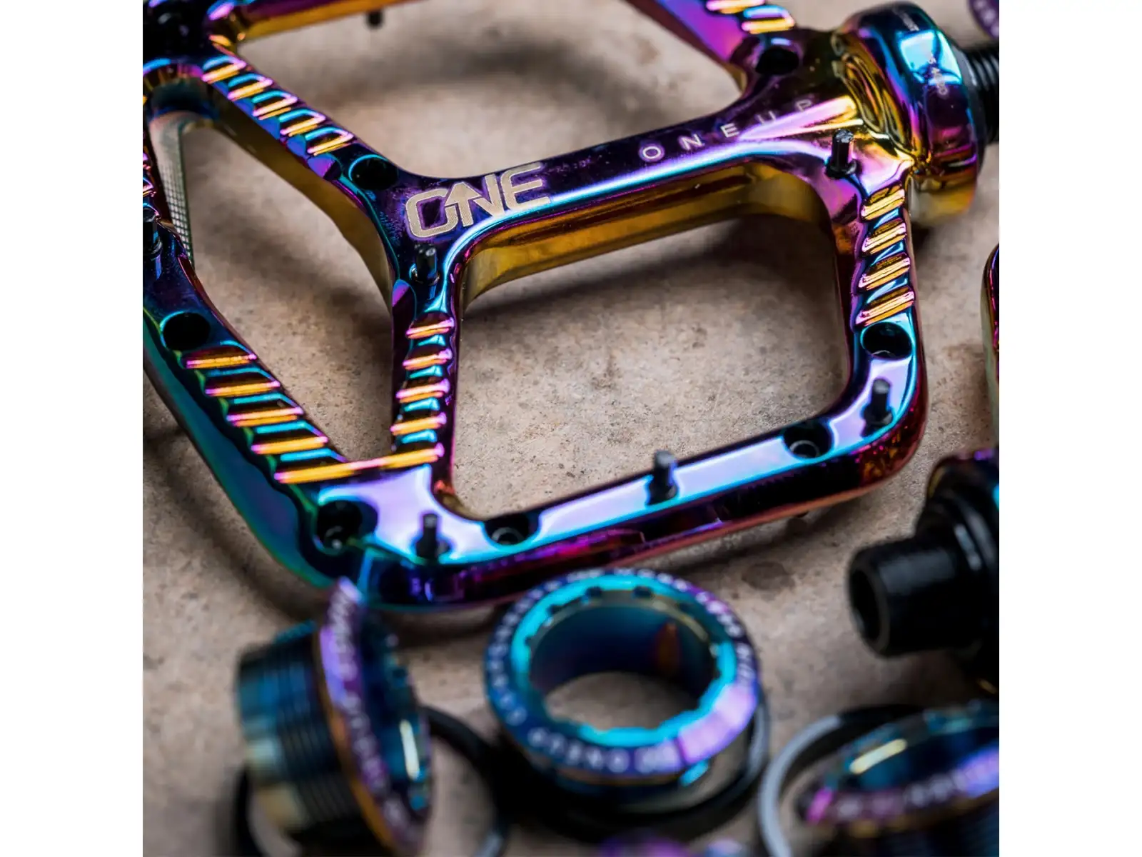 OneUP Aluminium pedále Oil Slick