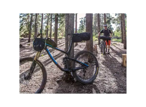 Rolovacia sedlová brašna Topeak BackLoader 6 l čierna