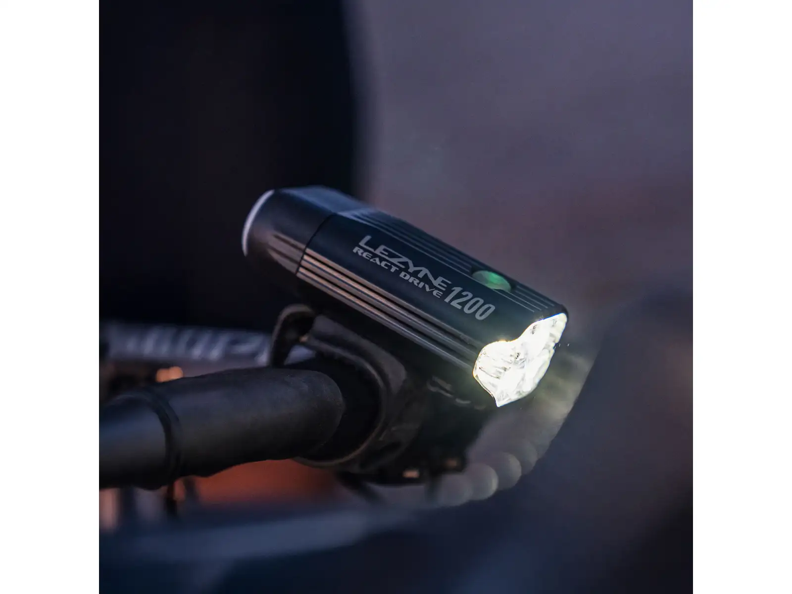 Lezyne React Drive Front predné svetlo Matte Black