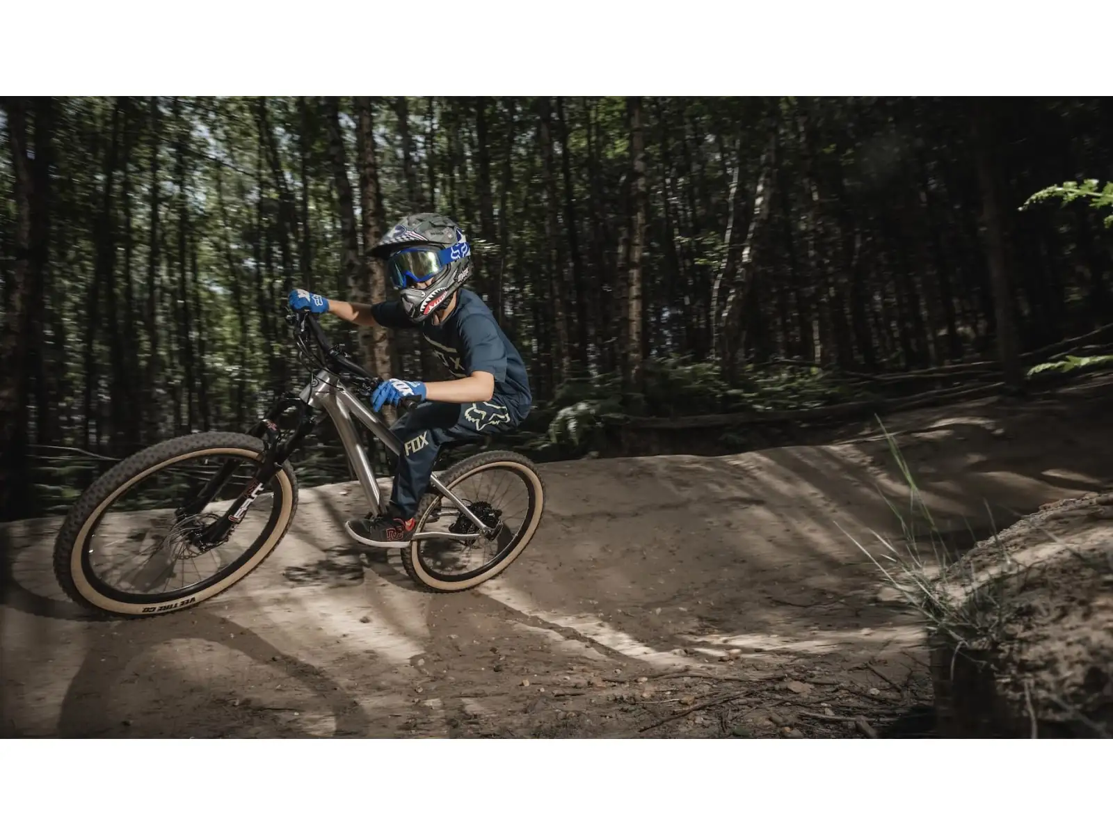Early Rider Hellion 24 detský bicykel Brushed Aluminium