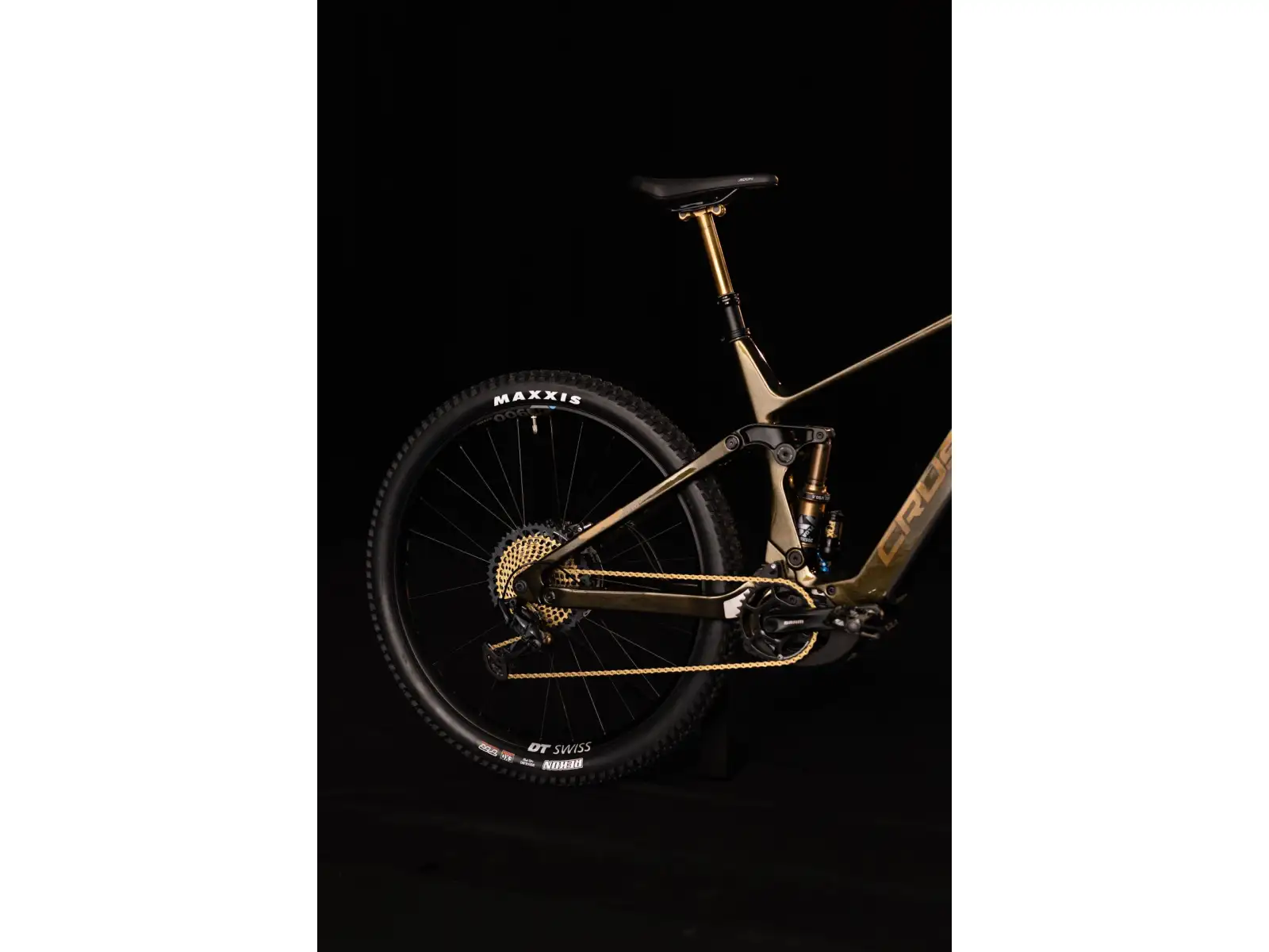 Crussis Legend 68 celoodpružený elektrobicykel