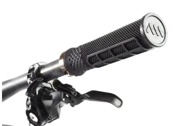 All Mountain Style Cero gripy RedBull Rampage Black
