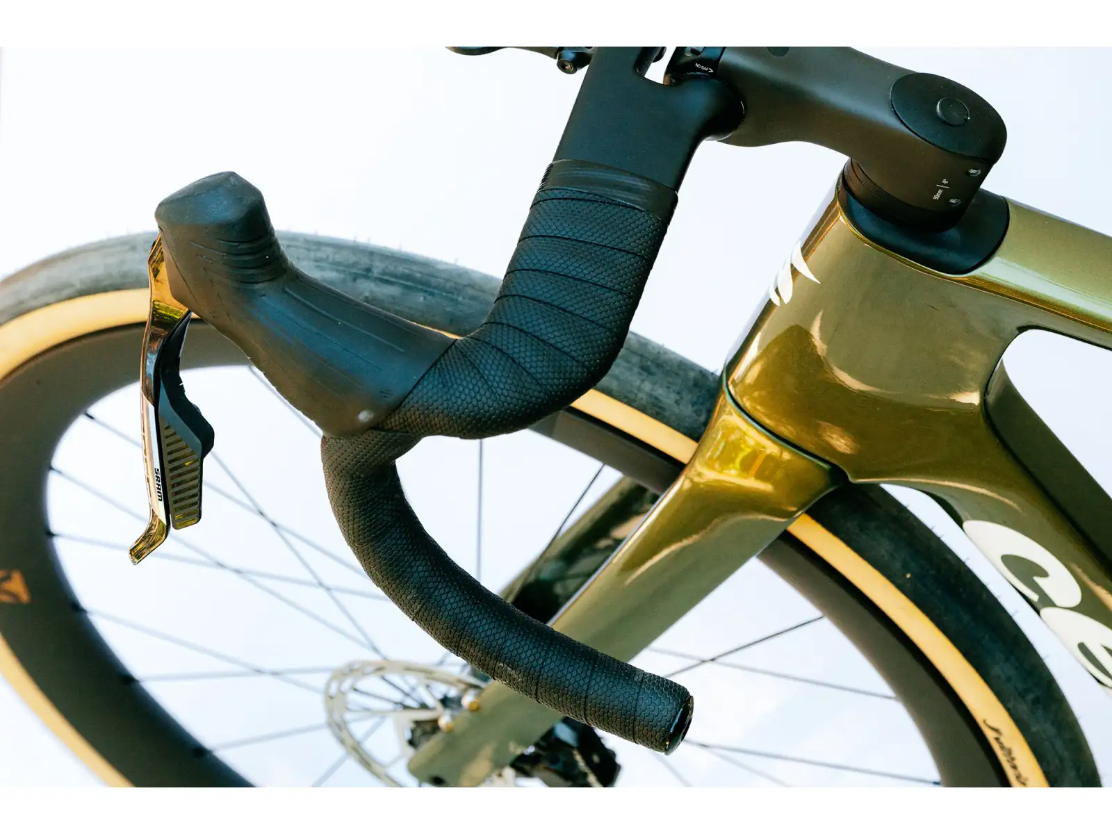 Cervélo Aspero-5 SRAM Red AXS 1 Digital Moss bicykel