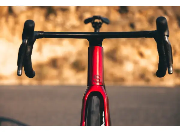 Superior X-Road 9.8 GF lesklý karbón červený