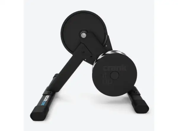 Wahoo KICKR CORE 2 ZWIFT Cog and Click smart trenažér
