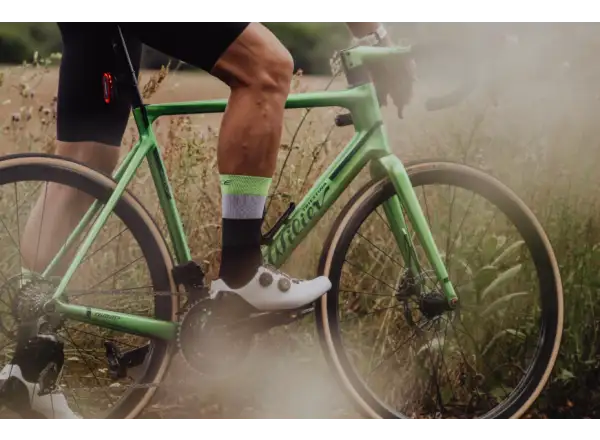 Force Rainbow cyklistické ponožky čierna/fluo