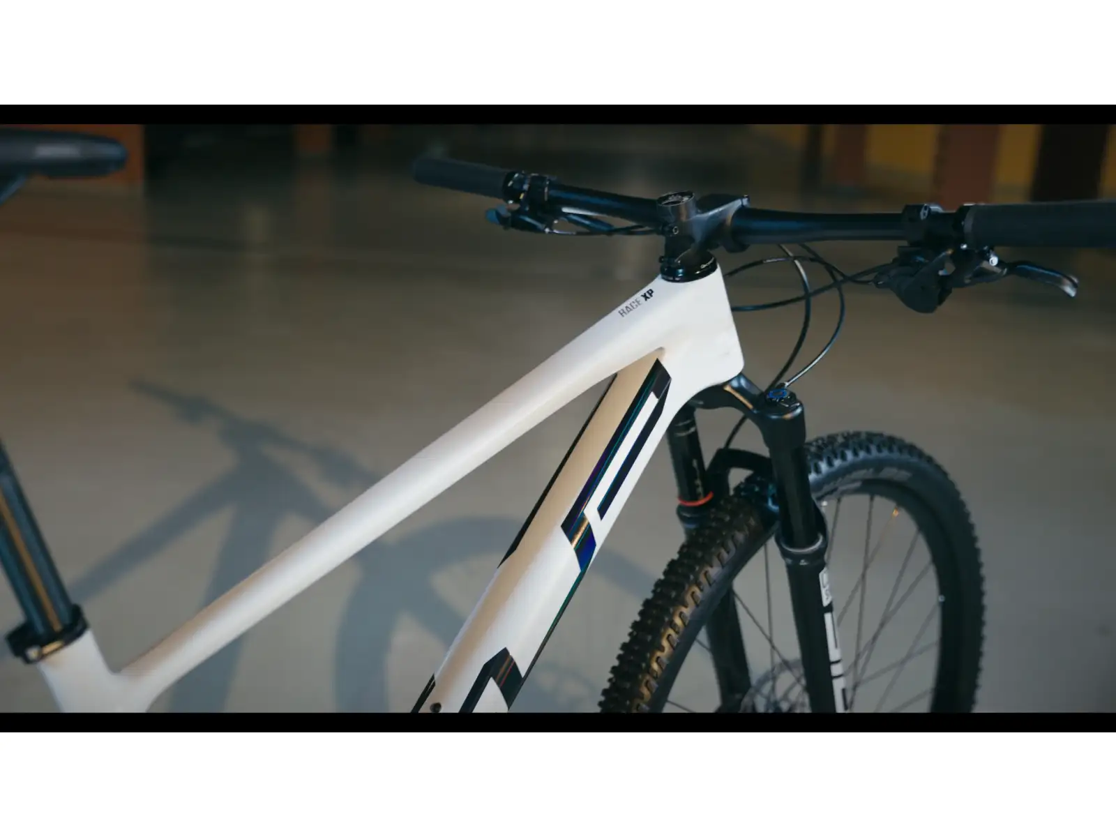 Horský bicykel Superior XP 969 Gloss White Metallic/Hologram Black
