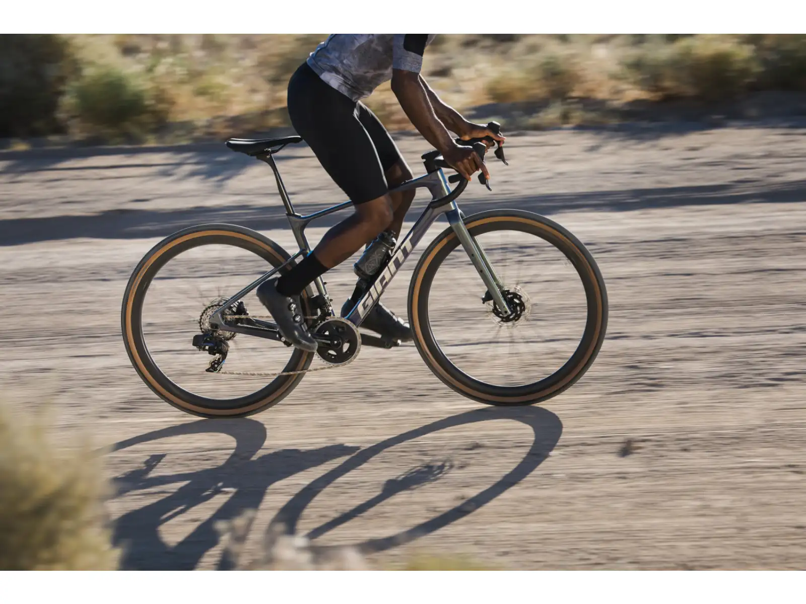 Giant Revolt Advanced Pro 0 M gravel bicykel Interstellar