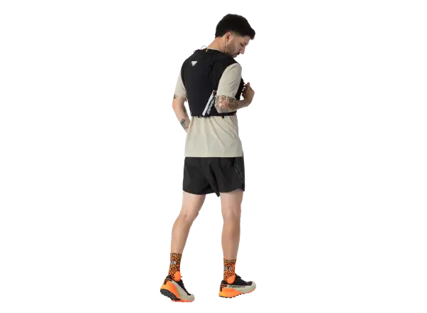 Bežecká vesta Dynafit Alpine 8 l Black Out