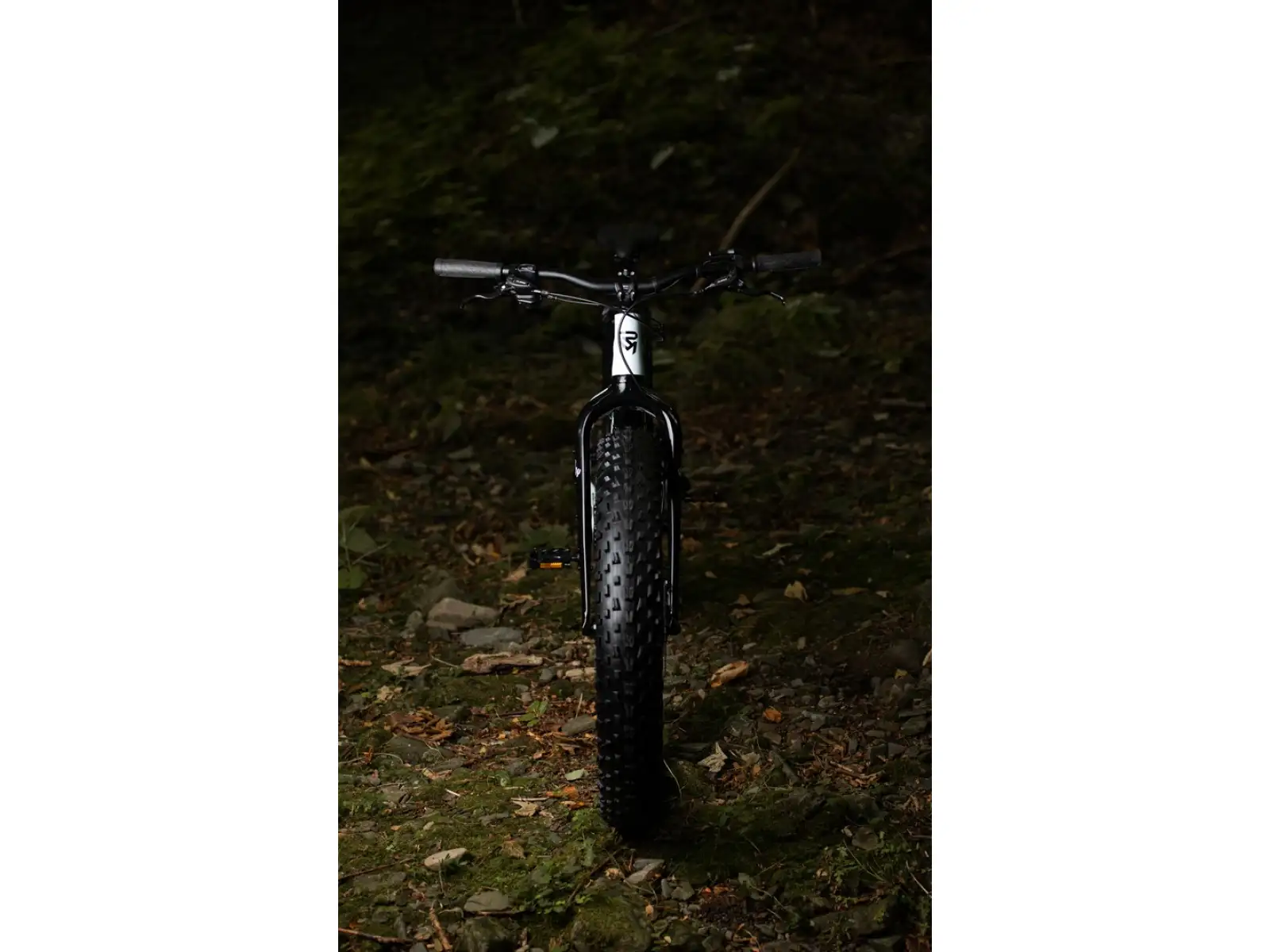 Rock Machine VYÖRY e50 S fatbike elektrobicykel Gloss White/Black VZORKA