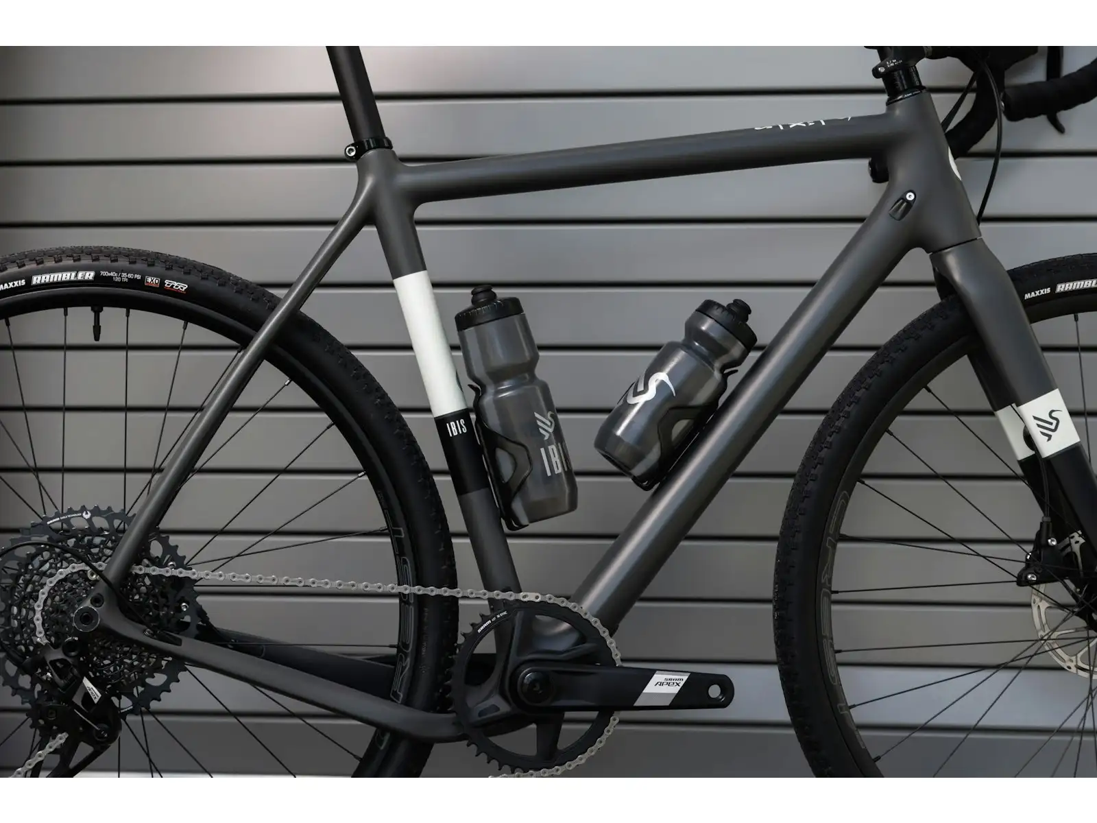 Ibis Hakka Mx Rival gravel bicykel Slate
